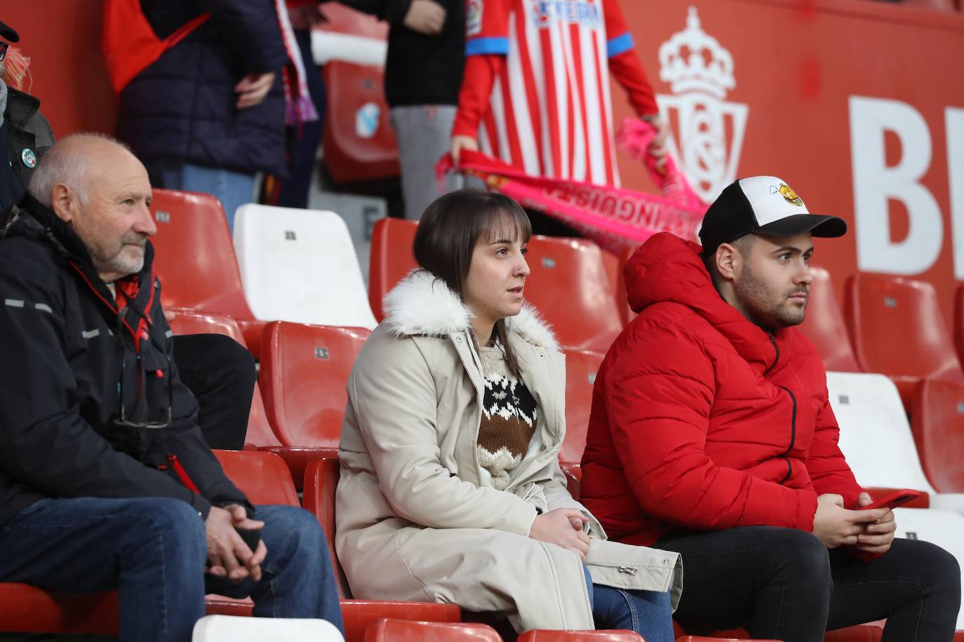 Fotos: ¿Estuviste en el Sporting - Levante? ¡Búscate en las fotos!