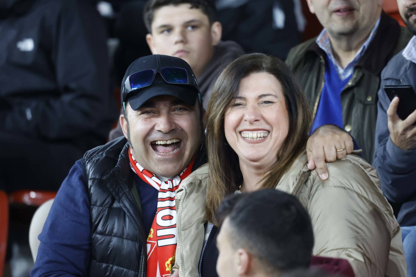 Fotos: ¿Estuviste en el Sporting - Levante? ¡Búscate en las fotos!