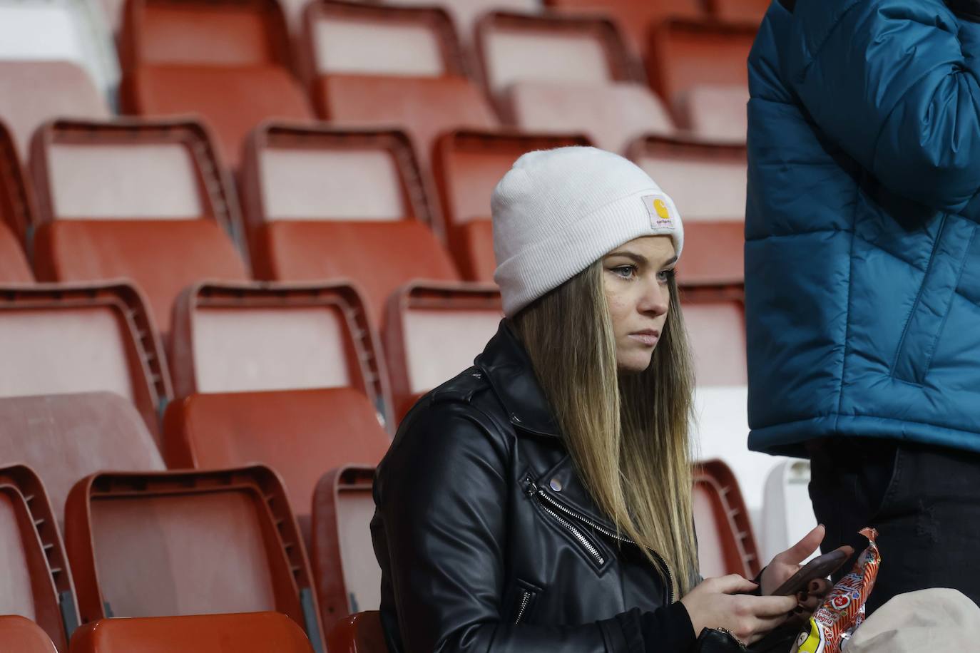 Fotos: ¿Estuviste en el Sporting - Levante? ¡Búscate en las fotos!