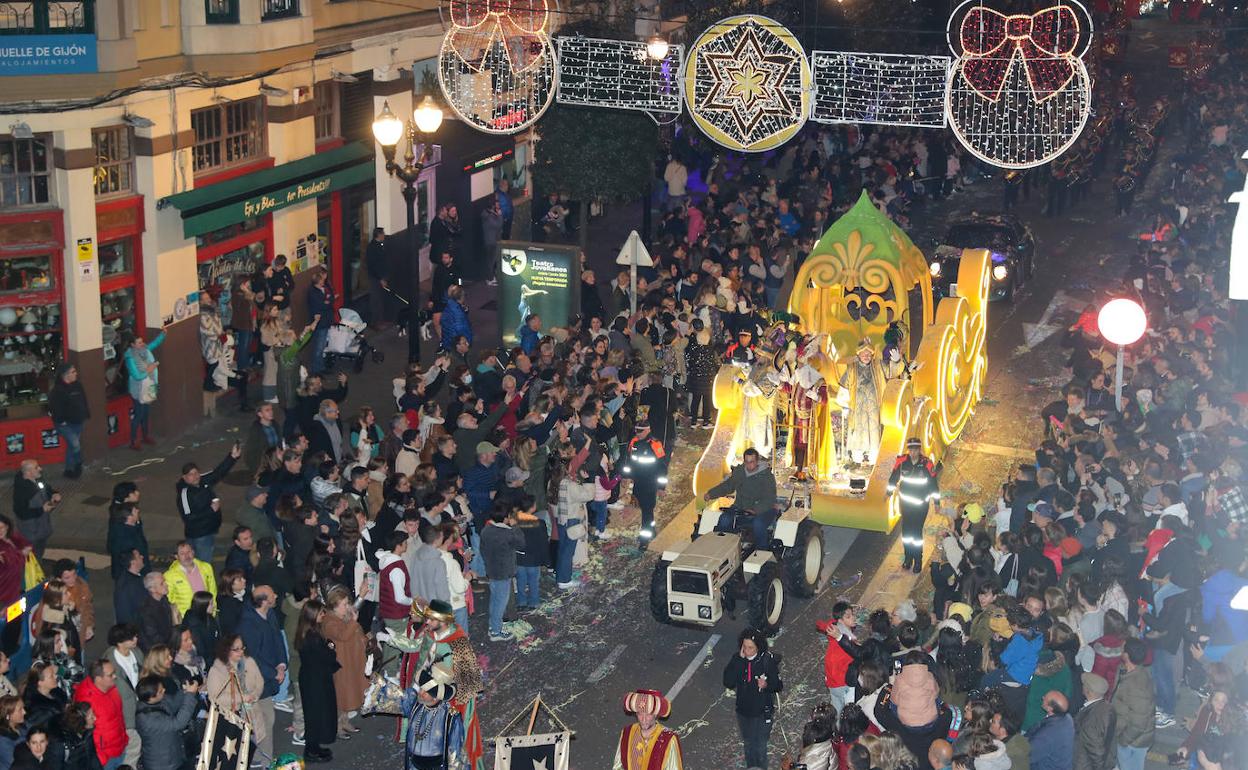 Recorrido de la cabalgata de Reyes en Gijón. 