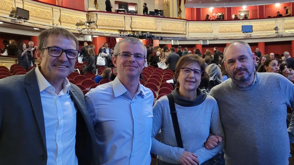  Francisco Javier Cerrato, Alexander Bruce, Marta Colilles y Francisco Javier Ruiz, en la entrega de premios. 