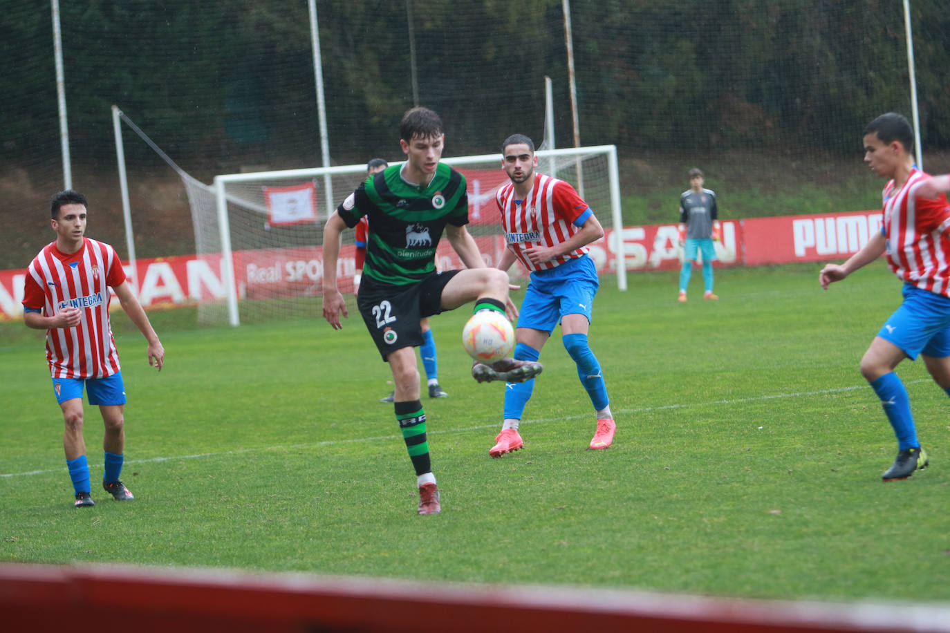Fotos: Las mejores imágenes del Sporting - Racing en la Copa del Rey de juveniles