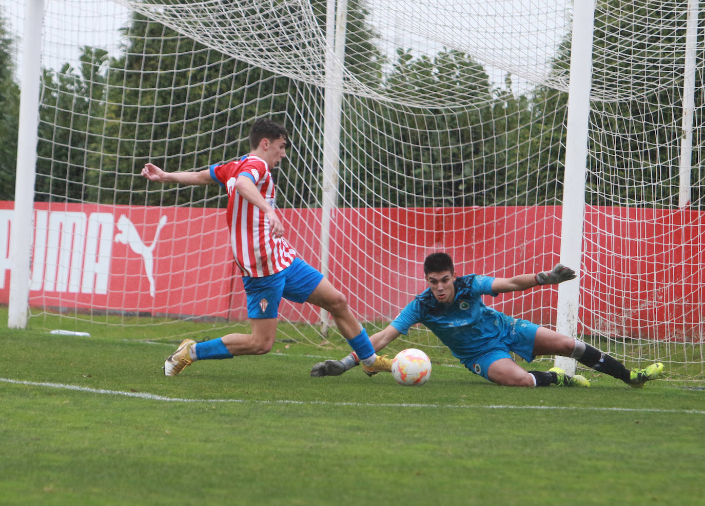 Fotos: Las mejores imágenes del Sporting - Racing en la Copa del Rey de juveniles