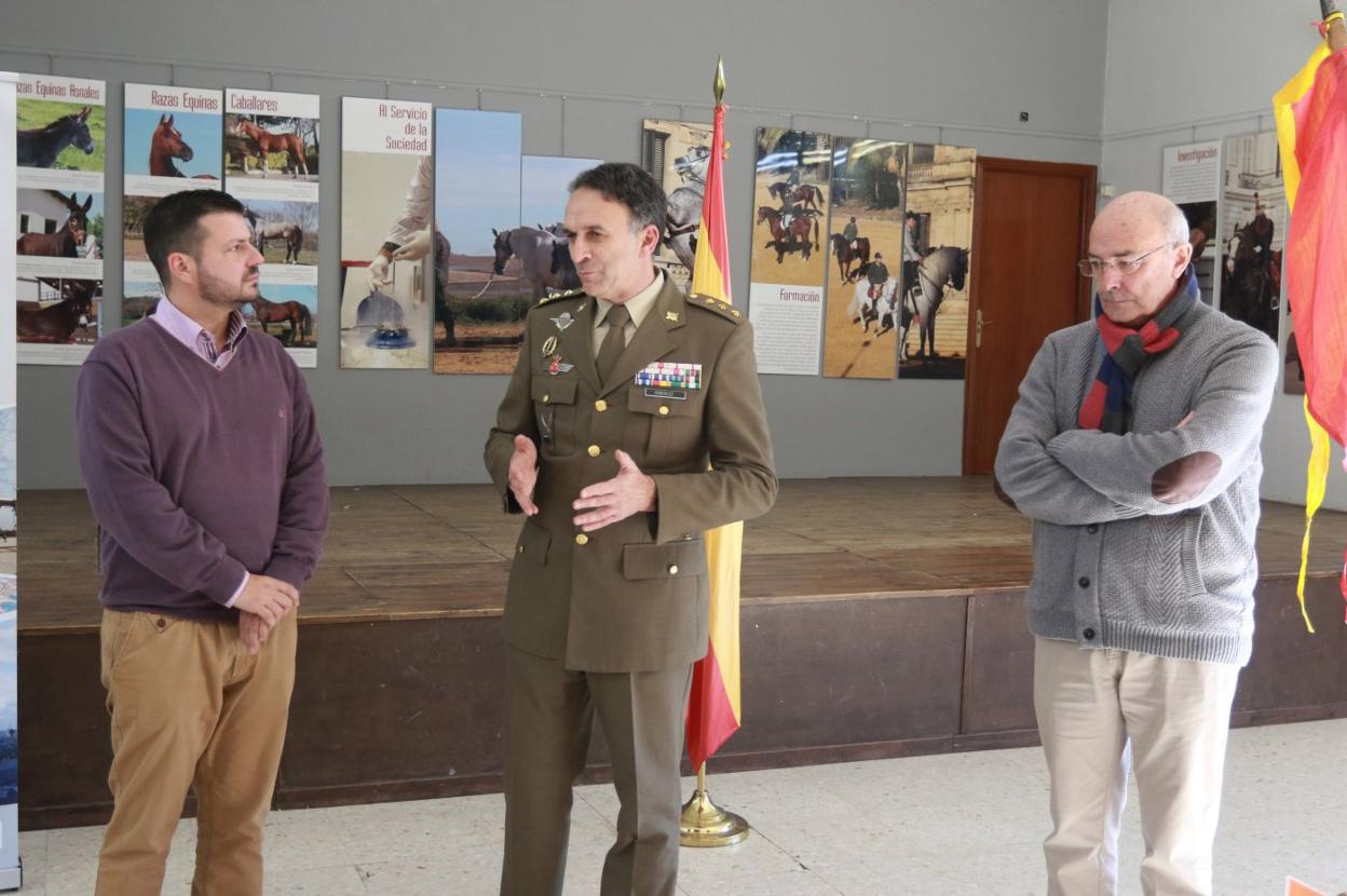 Aitor García Corte y el coronel Juan Luis González Martín. 