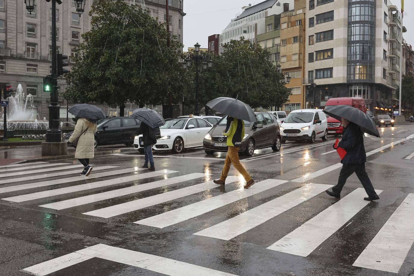 Fotos: Fuertes lluvias en Oviedo por el temporal