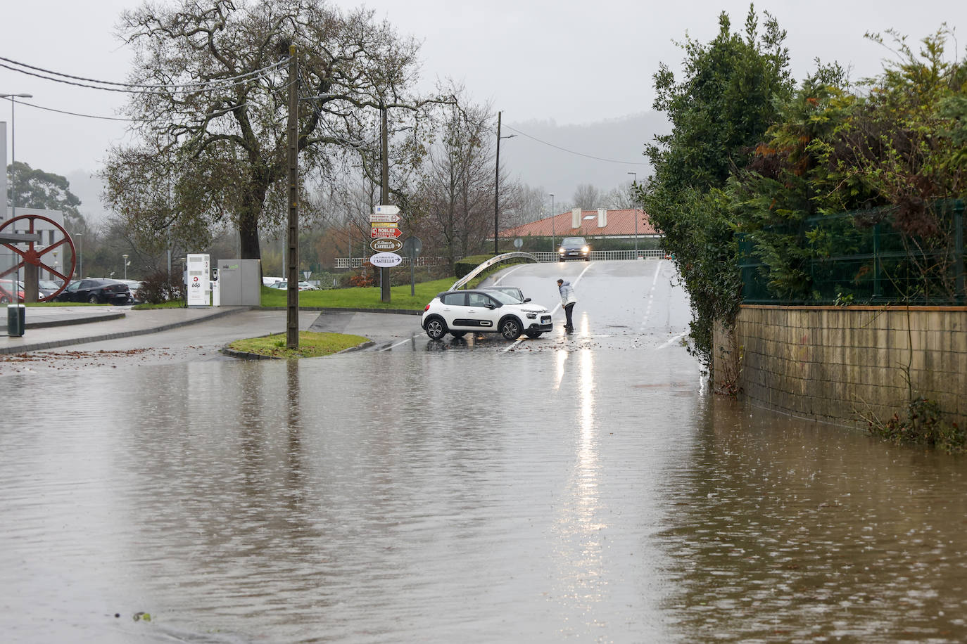 Fotos: Consecuencias del temporal en Gijón: inundaciones, calles cortadas y varios desperfectos