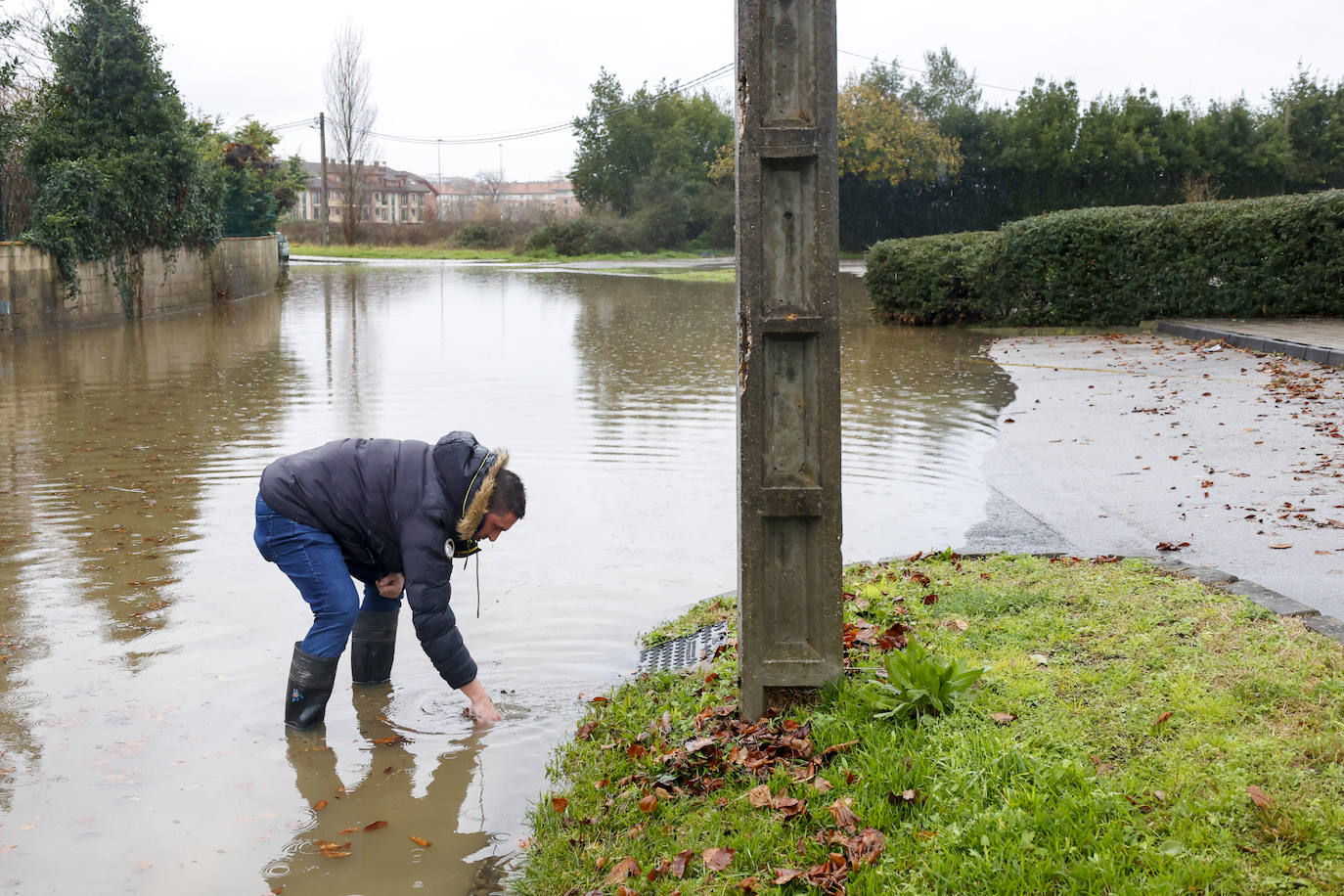 Fotos: Consecuencias del temporal en Gijón: inundaciones, calles cortadas y varios desperfectos