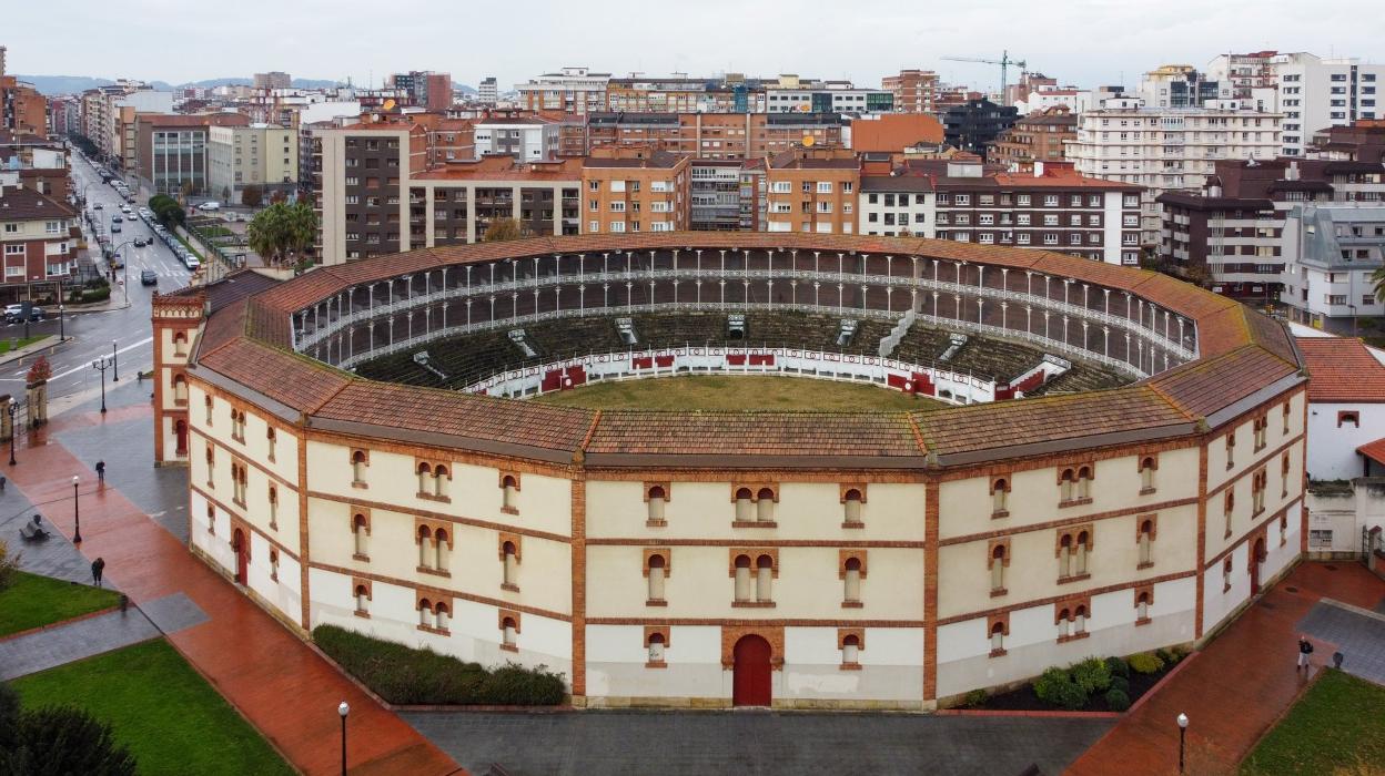 Estado de la plaza de toros de Gijón. 