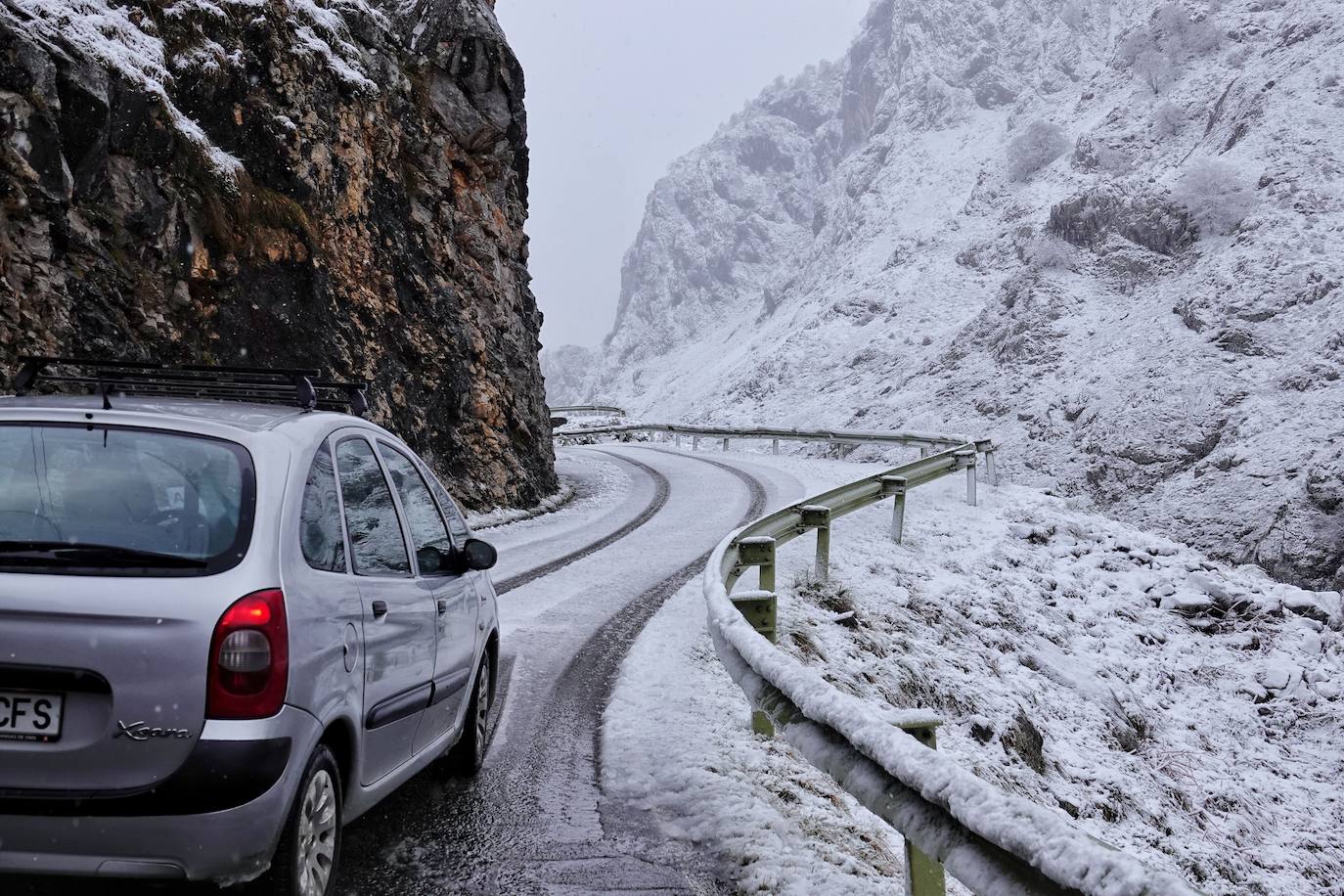 Fotos: Bajo la nieve en Cabrales