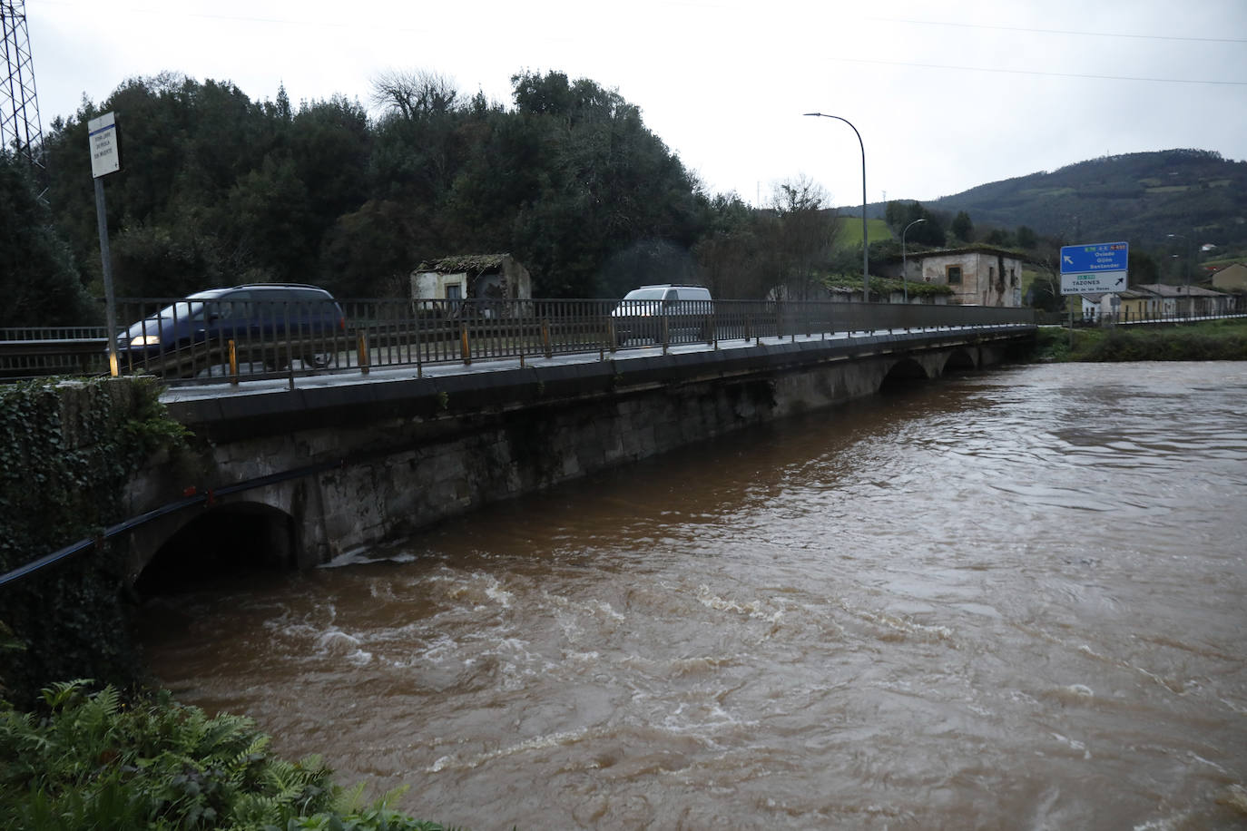 Fotos: El temporal azota con fuerza en Villaviciosa