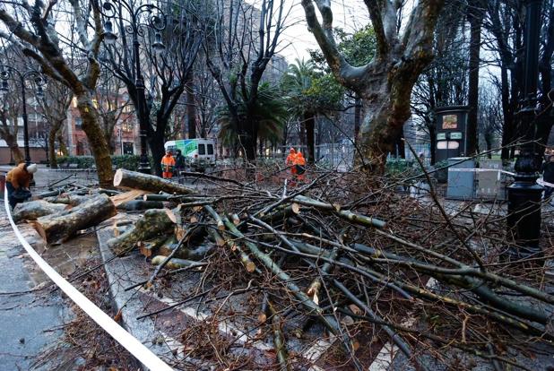 El temporal azota Asturias y la mantiene en alerta