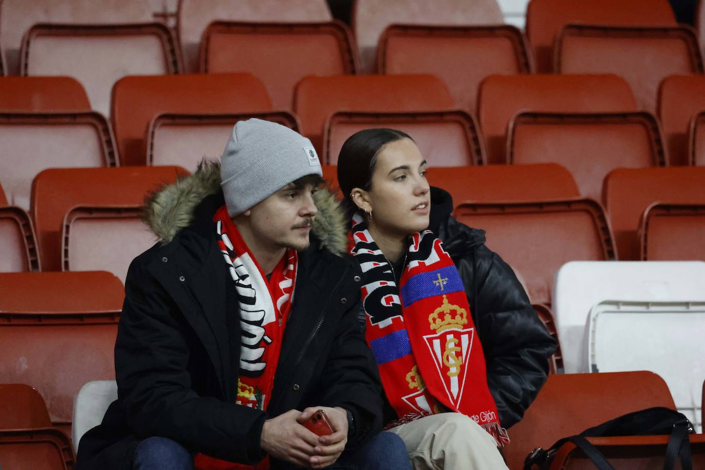 Fotos: ¿Estuviste en el Sporting - Valencia? ¡Búscate!