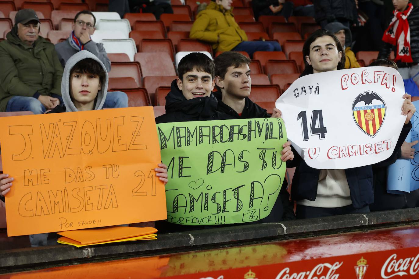 Fotos: ¿Estuviste en el Sporting - Valencia? ¡Búscate!