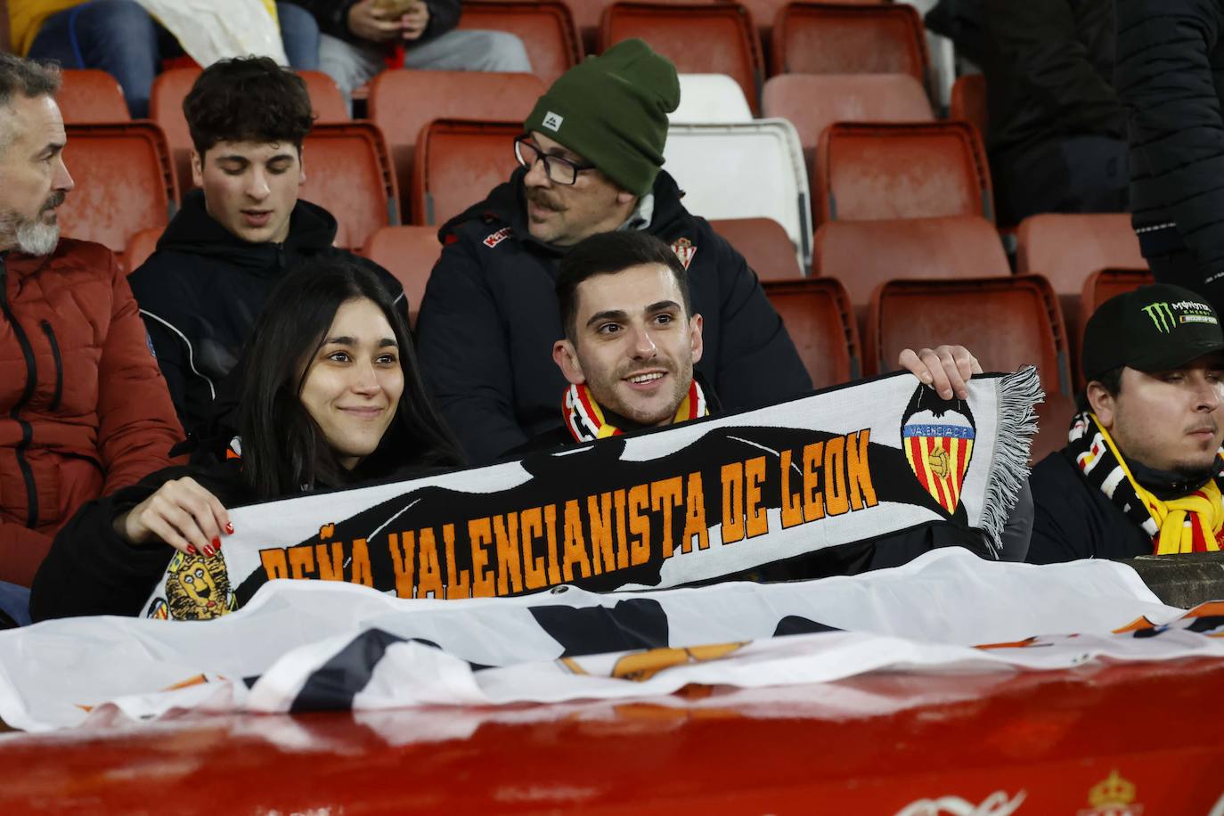 Fotos: ¿Estuviste en el Sporting - Valencia? ¡Búscate!