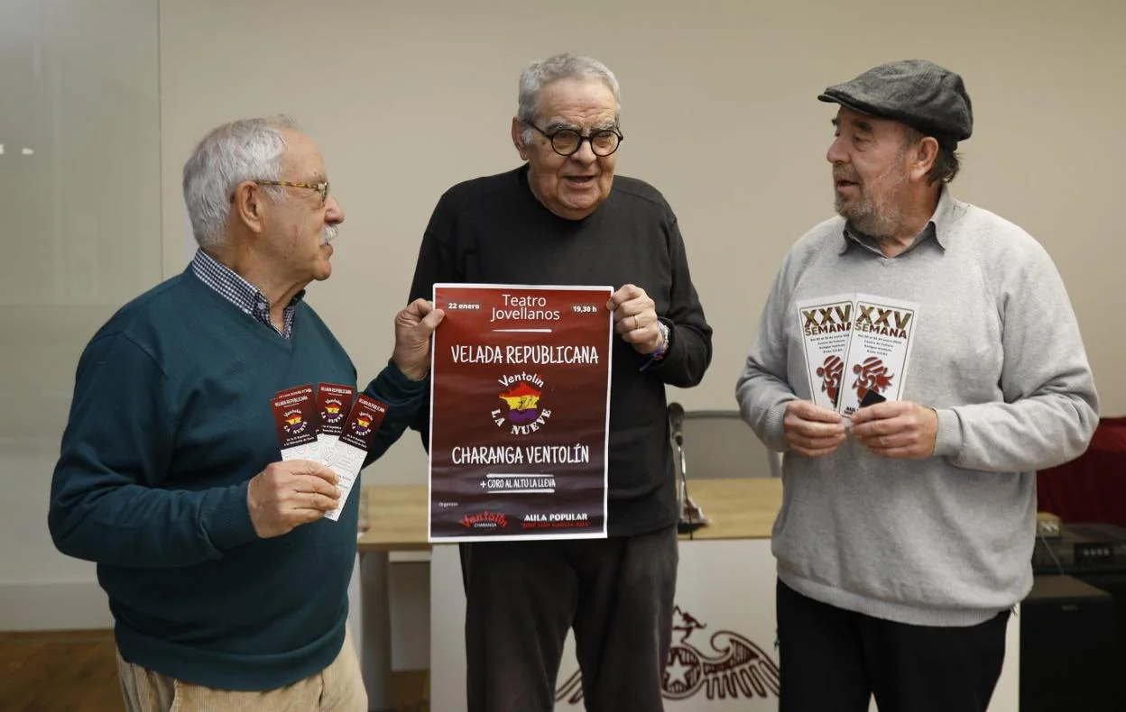 Miguel San Miguel, Boni Ortiz y Xuaco Carballedo en la presentación de la vigésimo quinta edición, ayer, en el Ateneo Obrero. 