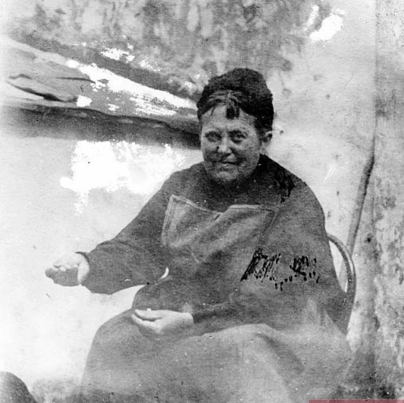 Rosario de Acuña residió en Gijón hasta su muerte, en 1923.