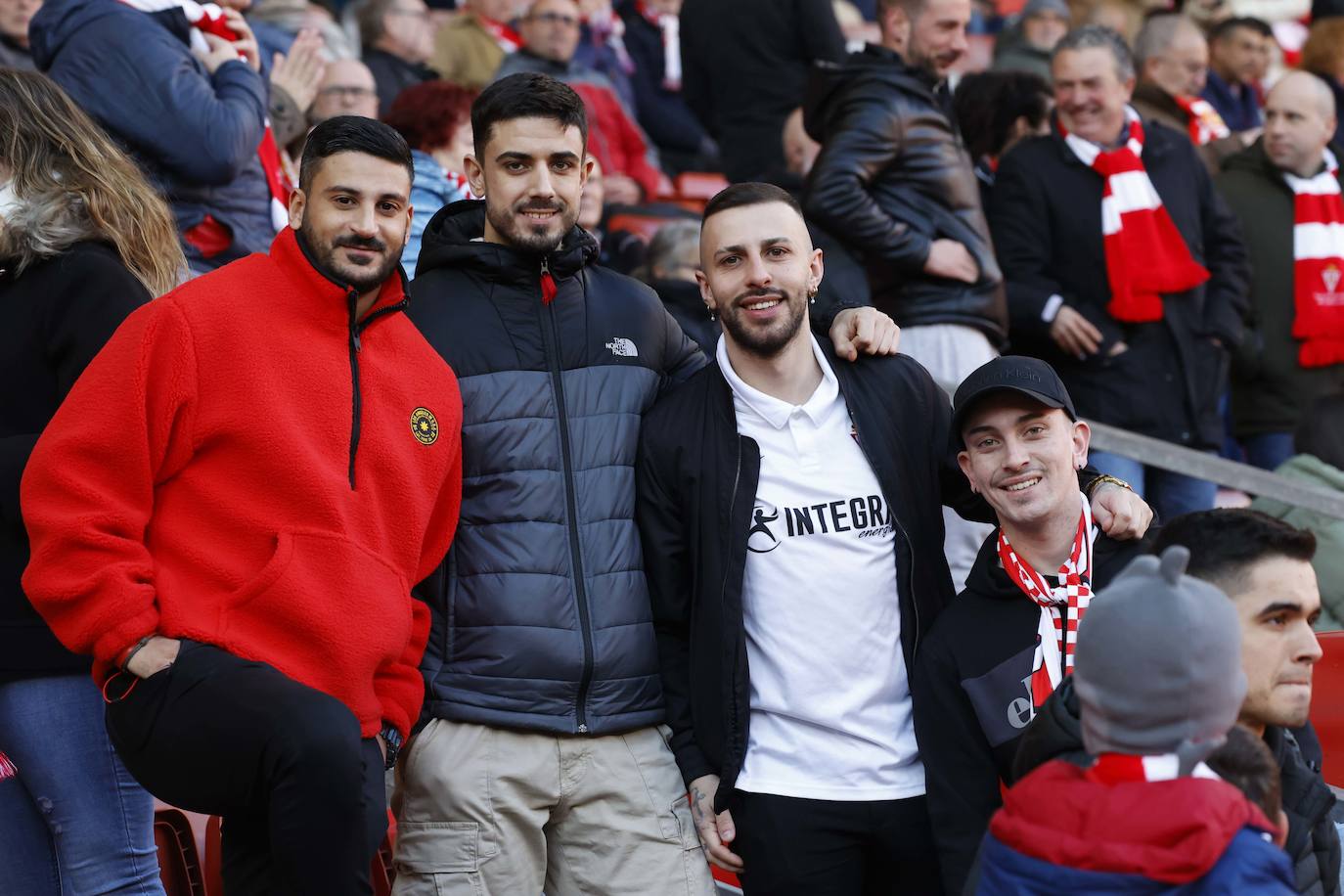 Fotos: ¿Estuviste en el Sporting - Zaragoza? ¡Búscate en las fotos!