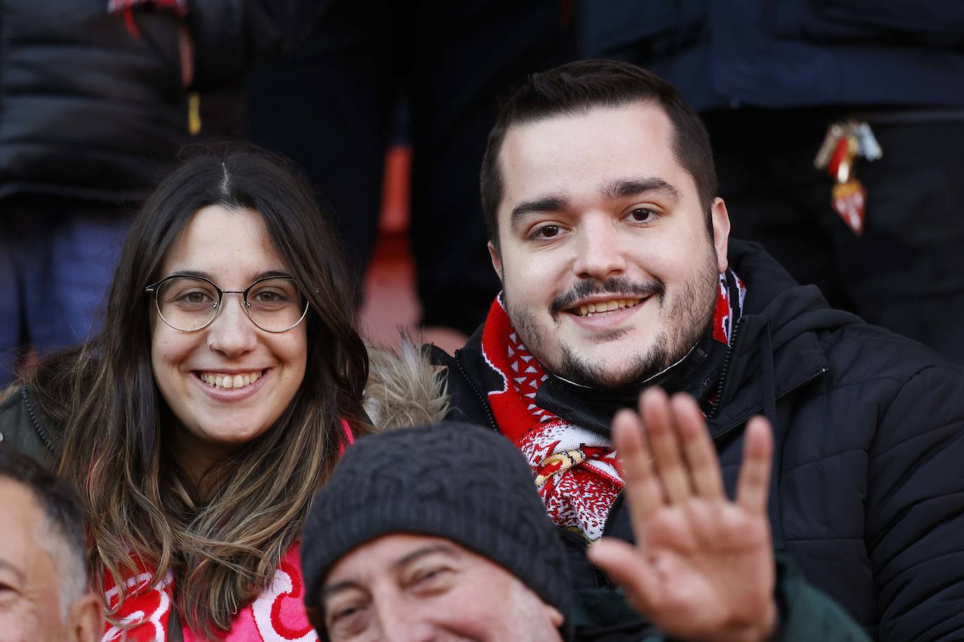 Fotos: ¿Estuviste en el Sporting - Zaragoza? ¡Búscate en las fotos!