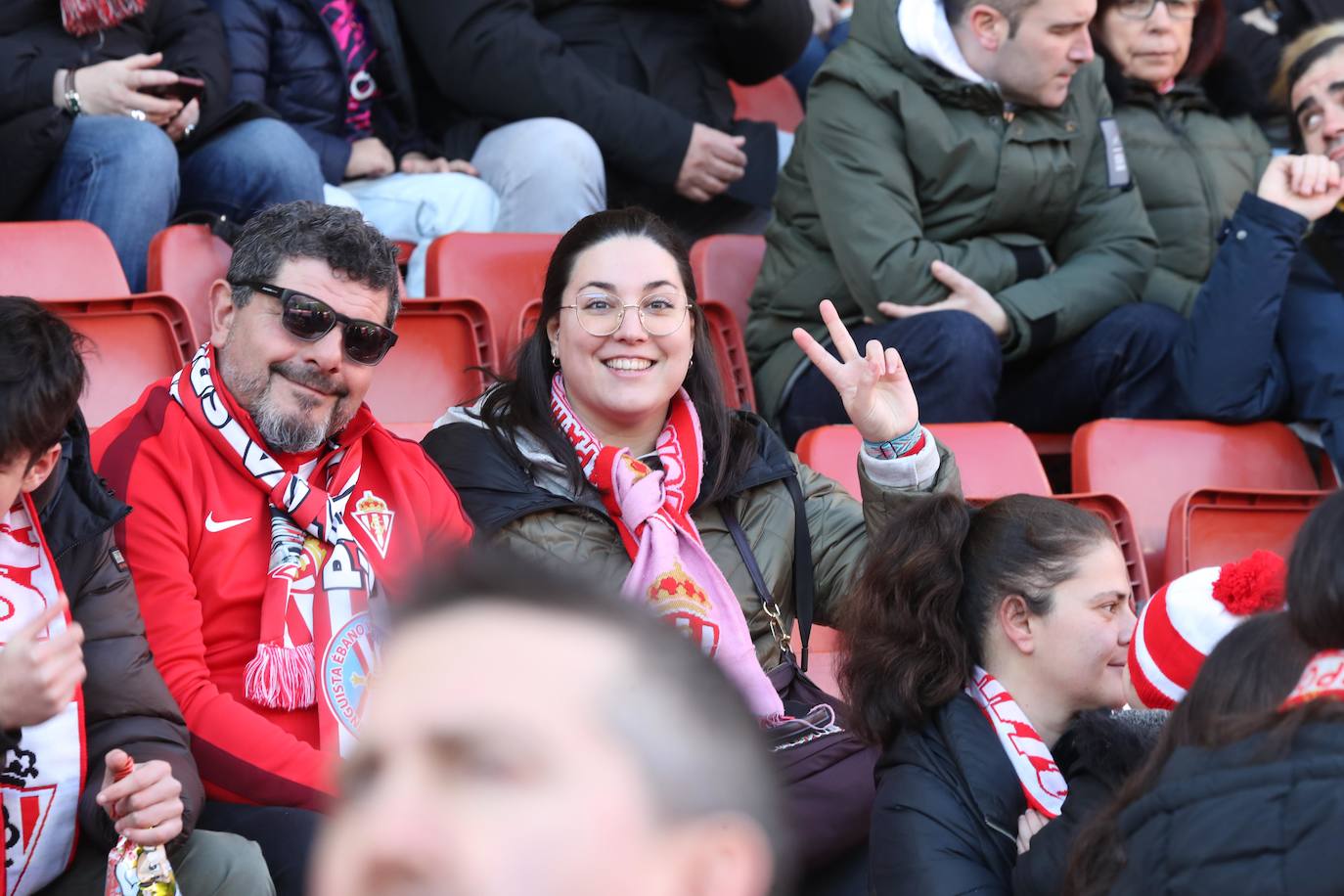 Fotos: ¿Estuviste en el Sporting - Zaragoza? ¡Búscate en las fotos!