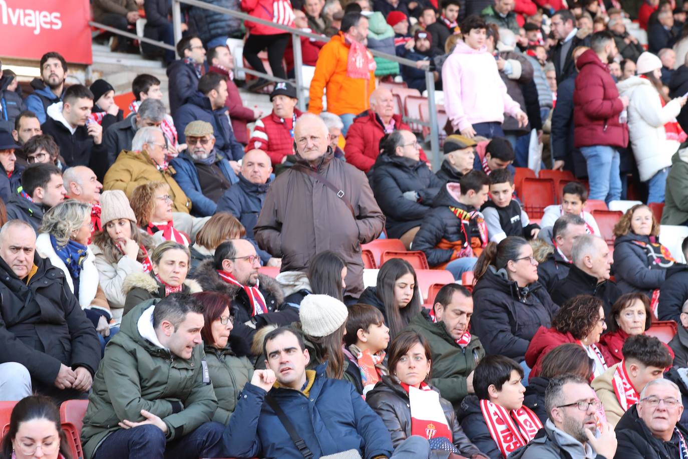 Fotos: ¿Estuviste en el Sporting - Zaragoza? ¡Búscate en las fotos!