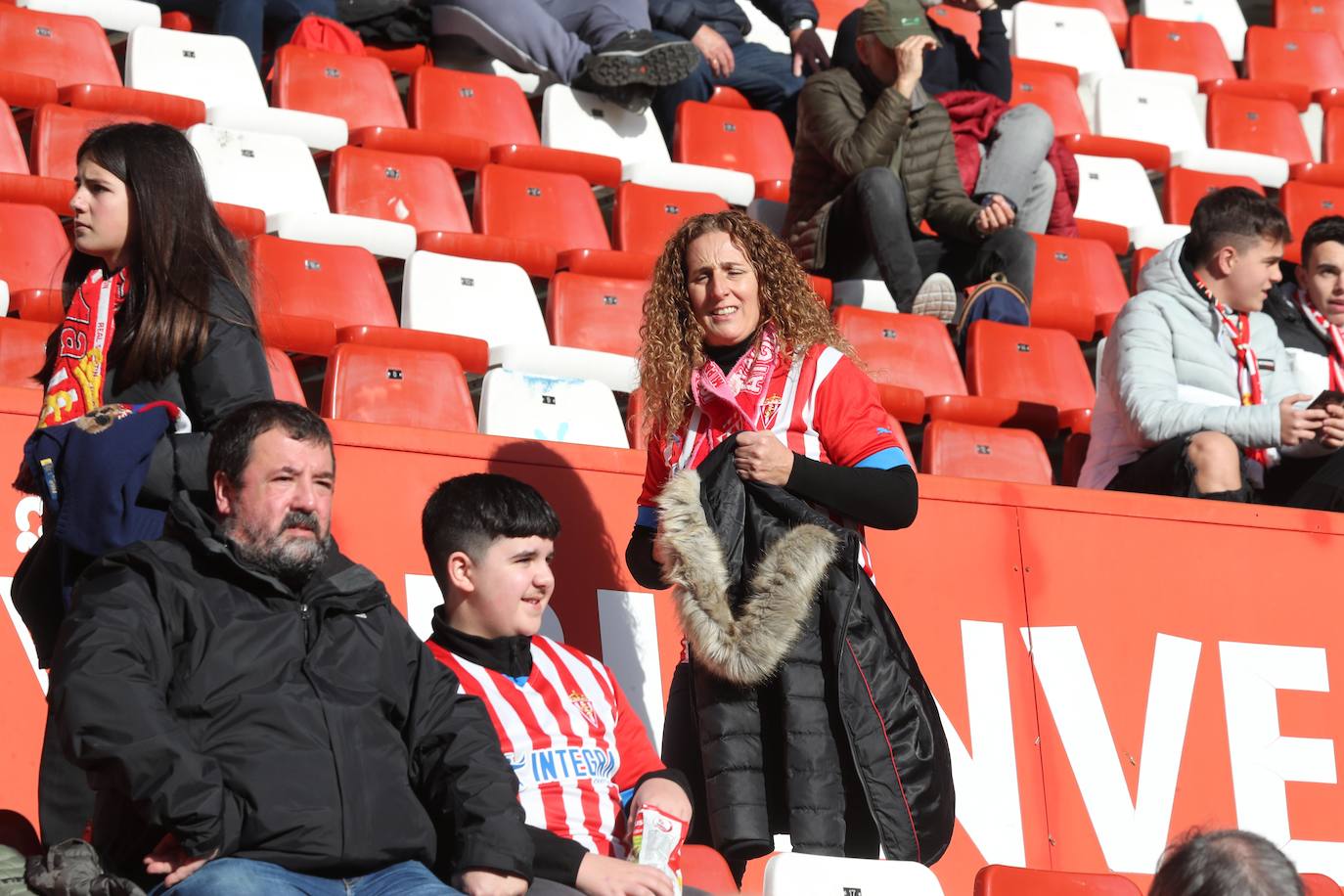 Fotos: ¿Estuviste en el Sporting - Zaragoza? ¡Búscate en las fotos!