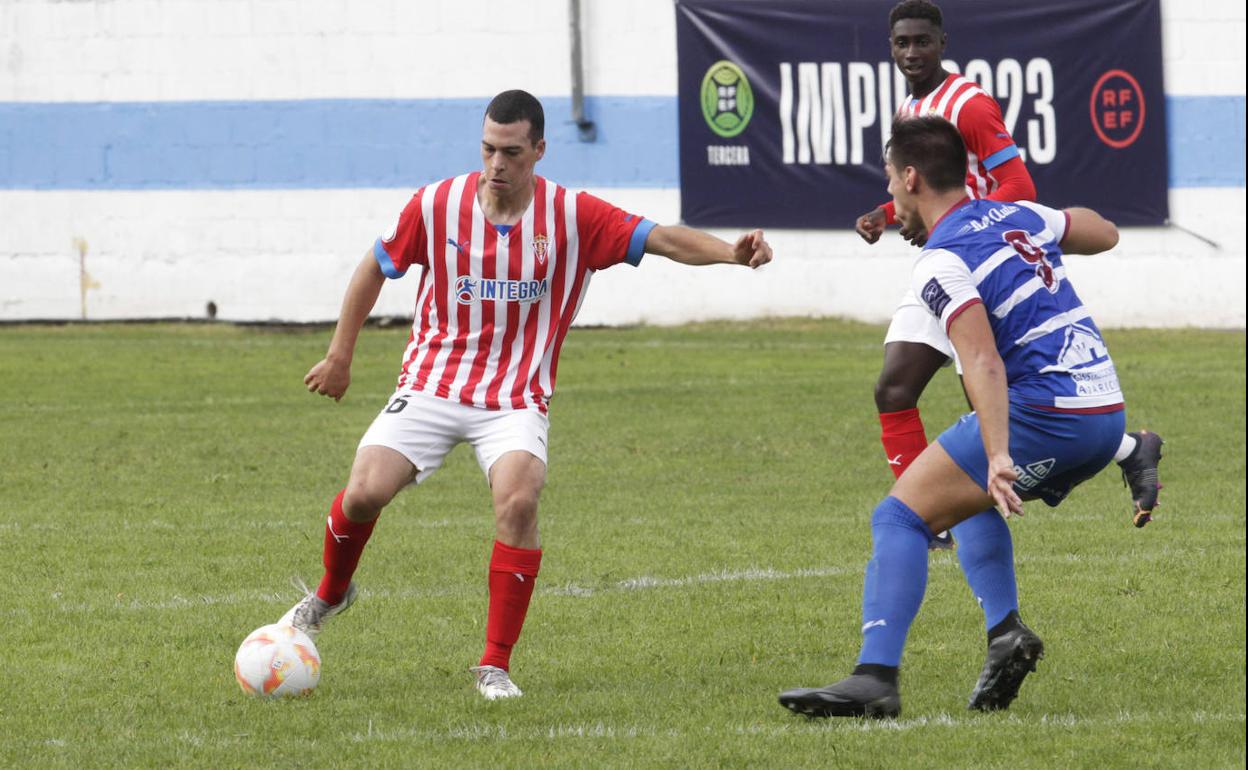 Damián Cáceres, en un partido con el Sporting B.