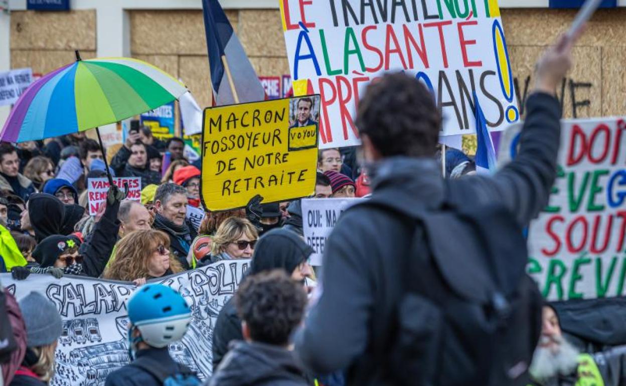 Una protesta celebrada este sábado en París contra la reforma de las pensiones. 