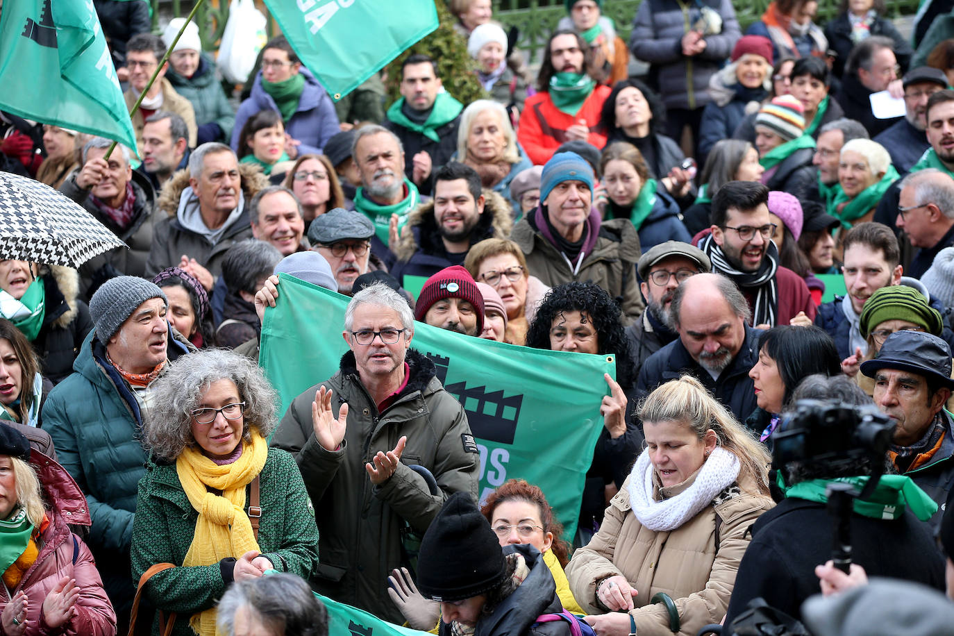 Fotos: Concentración en Oviedo contra el proyecto para la fábrica de La Vega