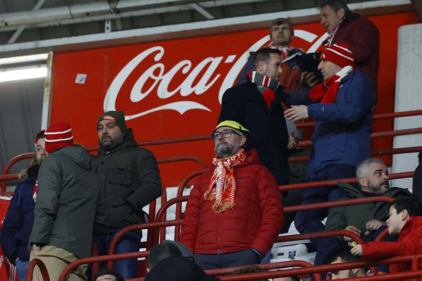 Fotos: ¿Estuviste en el Sporting-Málaga? ¡Búscate en las fotos!