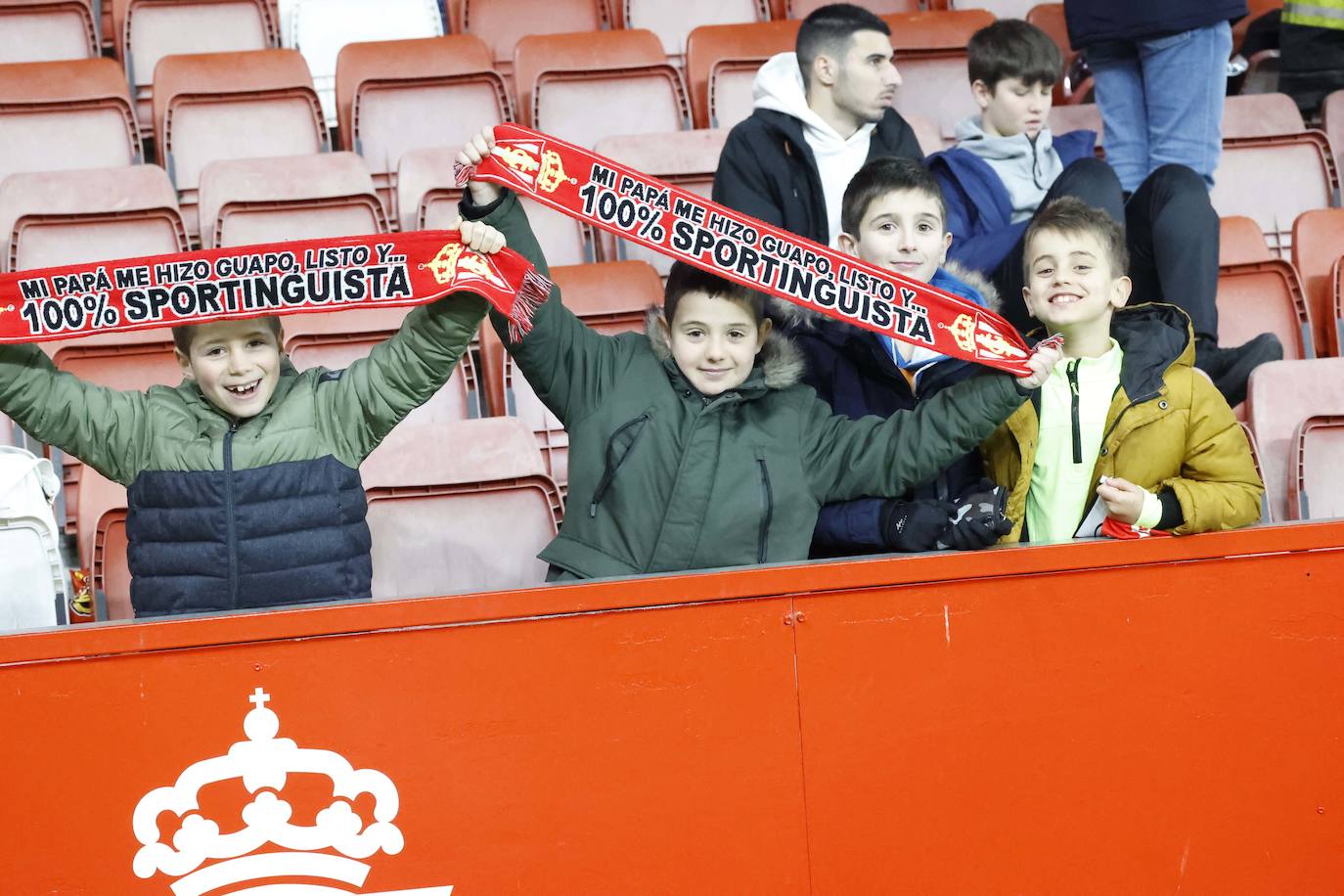 Fotos: ¿Estuviste en el Sporting-Málaga? ¡Búscate en las fotos!