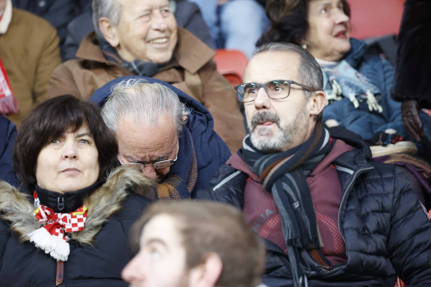 Fotos: ¿Estuviste en el Sporting-Málaga? ¡Búscate en las fotos!