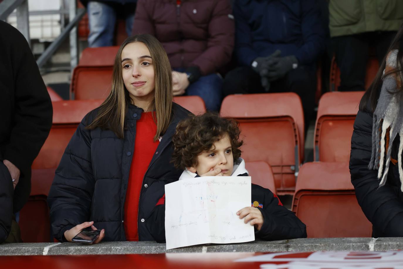 Fotos: ¿Estuviste en el Sporting-Málaga? ¡Búscate en las fotos!