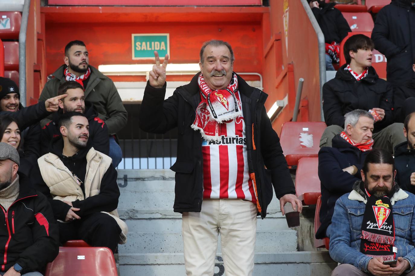 Fotos: ¿Estuviste en el Sporting-Málaga? ¡Búscate en las fotos!