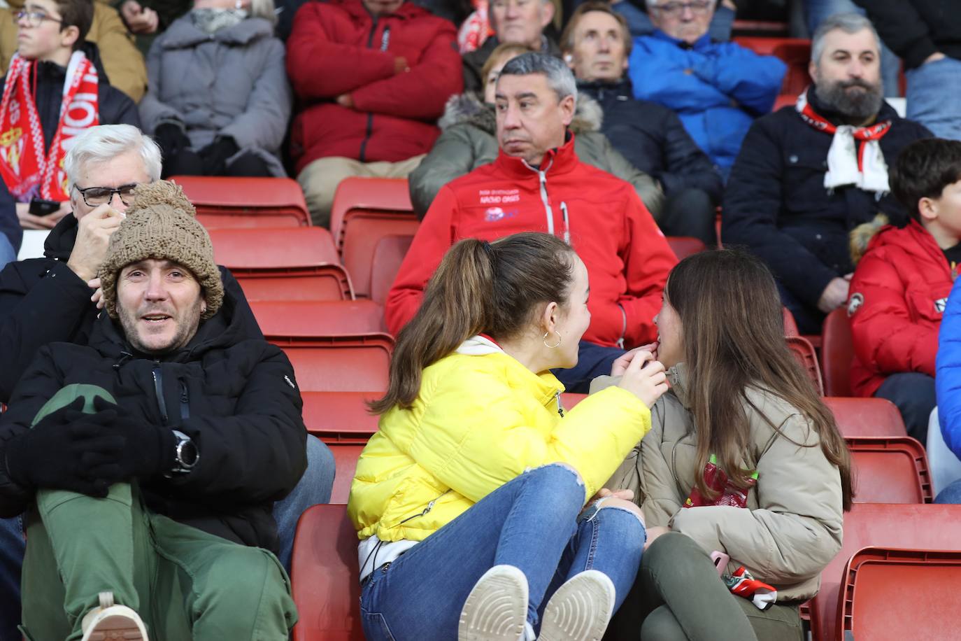 Fotos: ¿Estuviste en el Sporting-Málaga? ¡Búscate en las fotos!