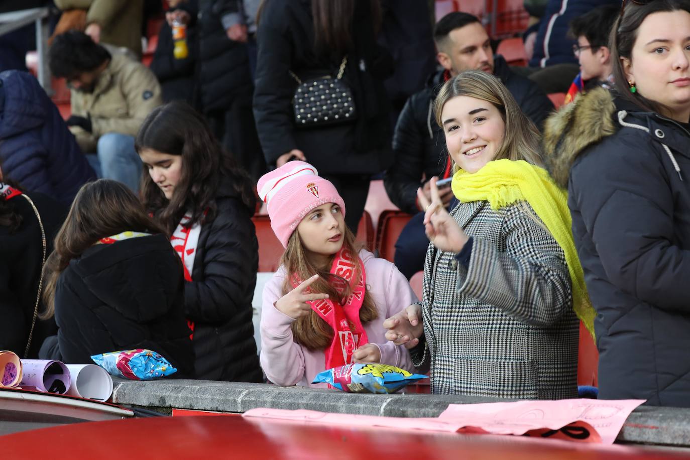 Fotos: ¿Estuviste en el Sporting-Málaga? ¡Búscate en las fotos!