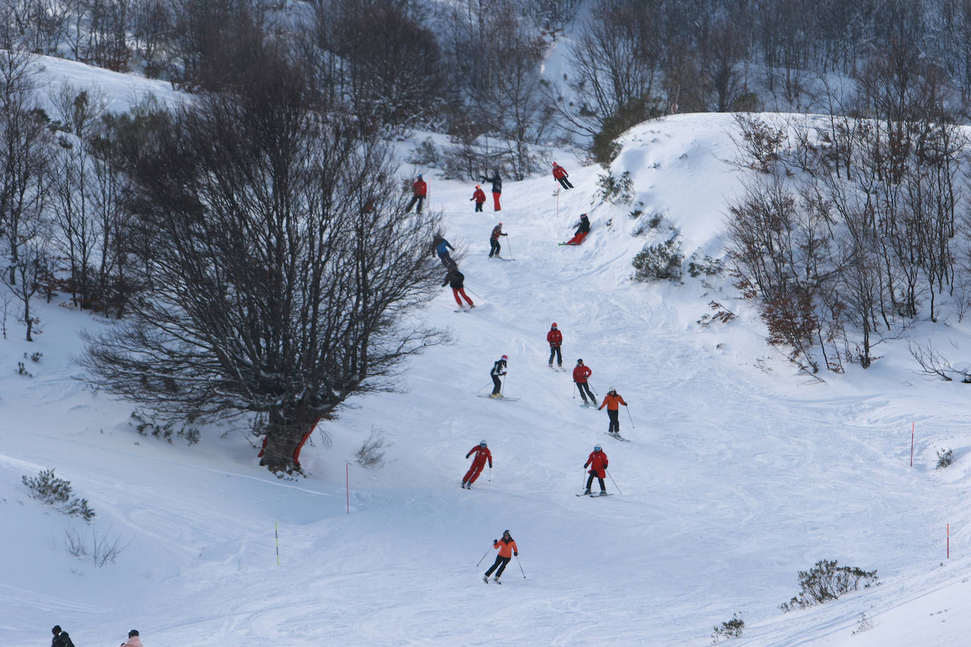 Fotos: Fuentes de Invierno se llena de esquiadores para disfrutar de la nieve