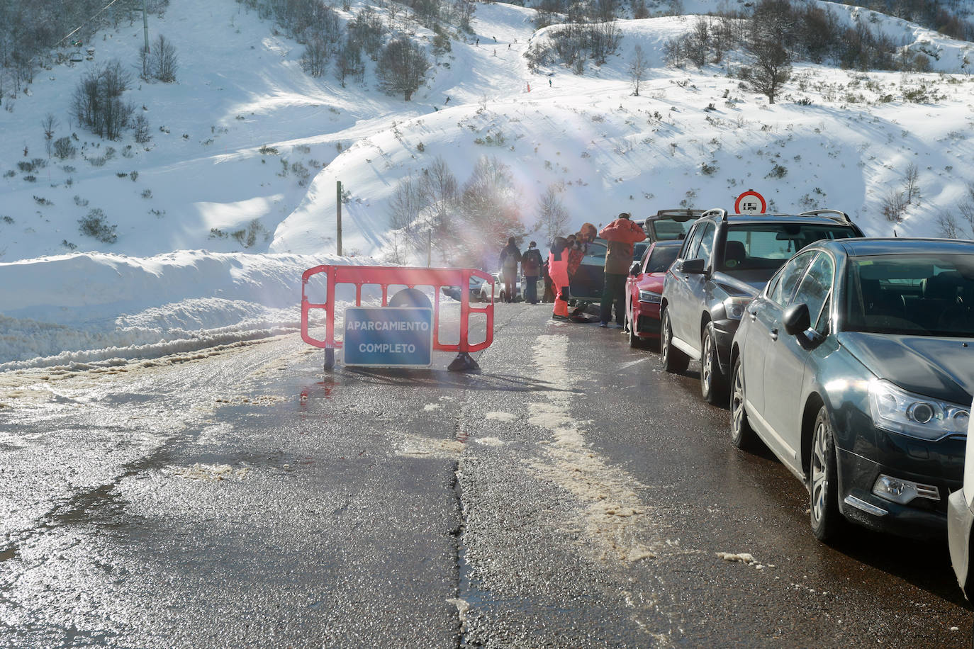 Fotos: Fuentes de Invierno se llena de esquiadores para disfrutar de la nieve