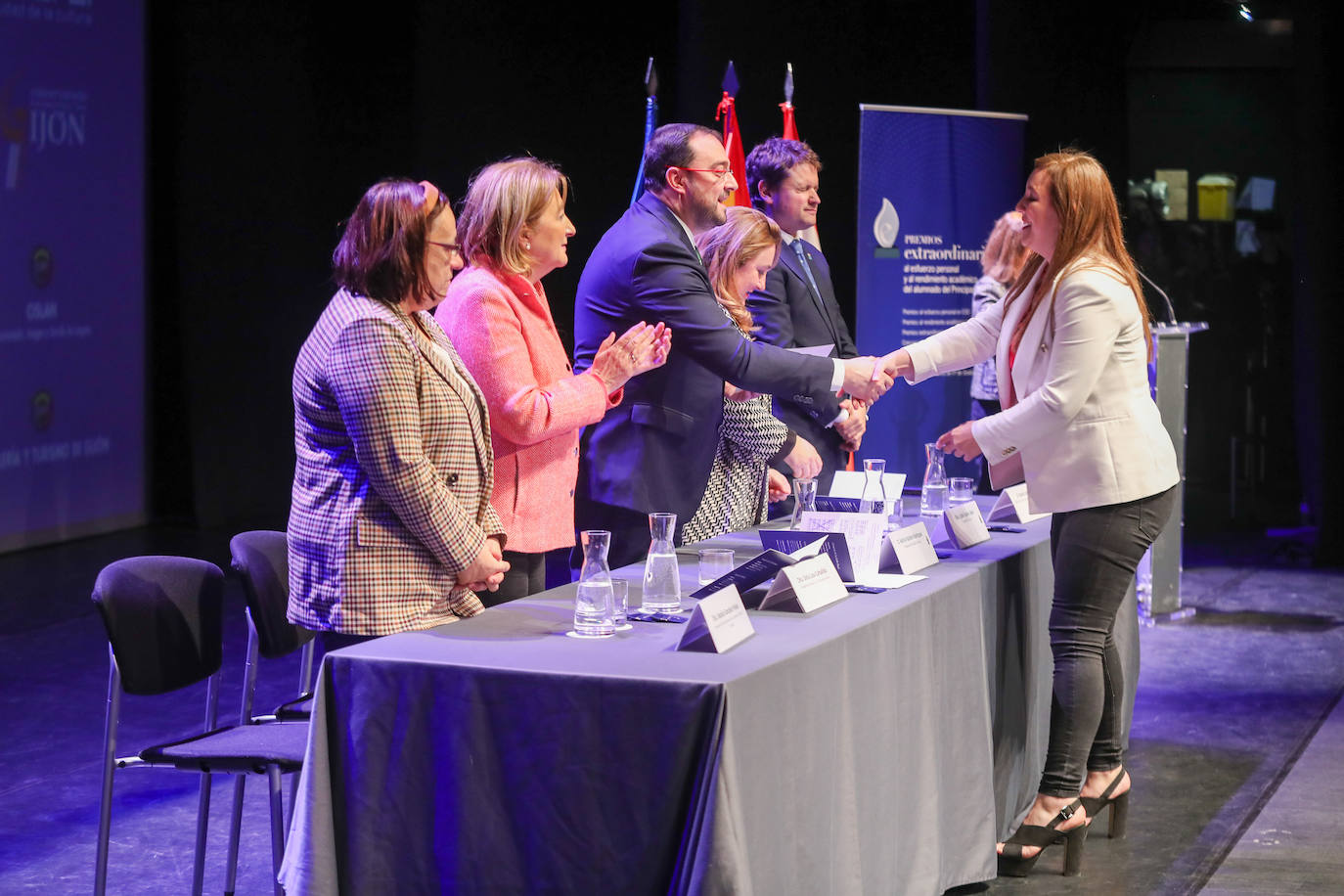 Fotos: Asturias homenajea a 53 estudiantes, premiados por su esfuerzo personal y académico