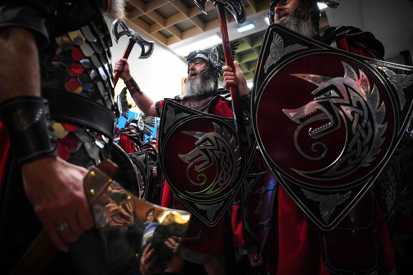 Fotos: Los vikingos desfilan por las calles de Escocia