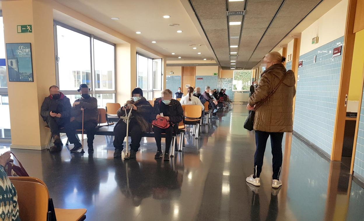 Pacientes de un centro de salud gijonés. 