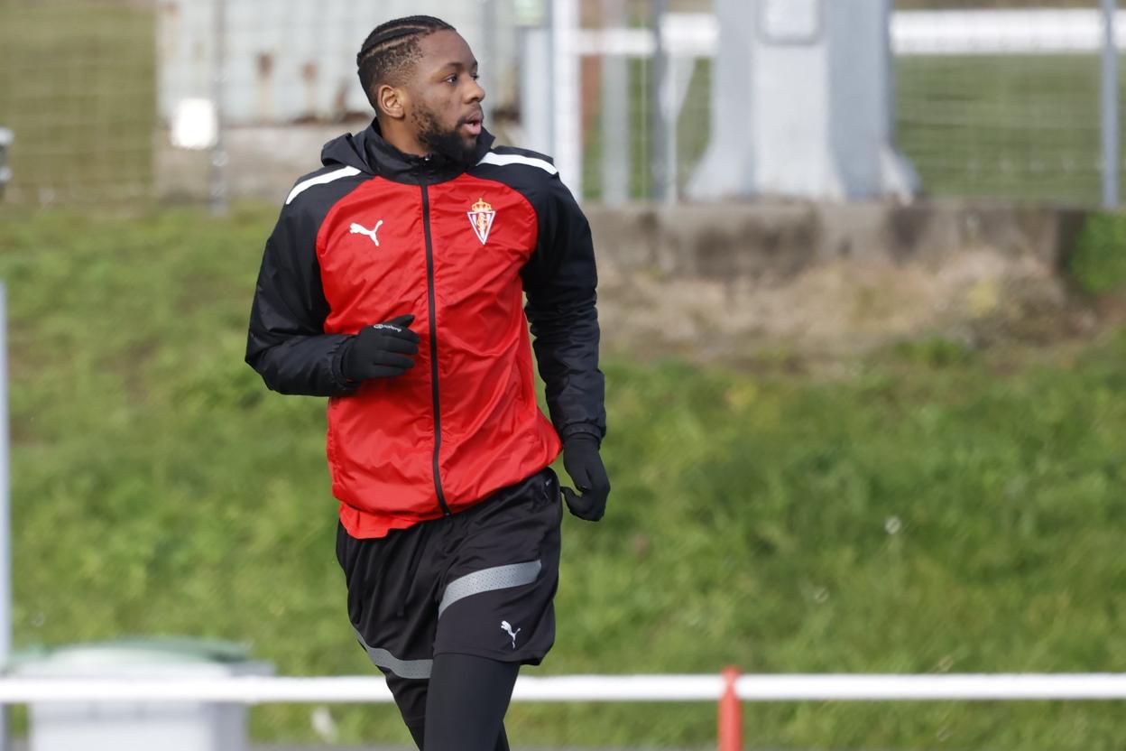 Kembo, durante un entrenamiento reciente en Mareo. 