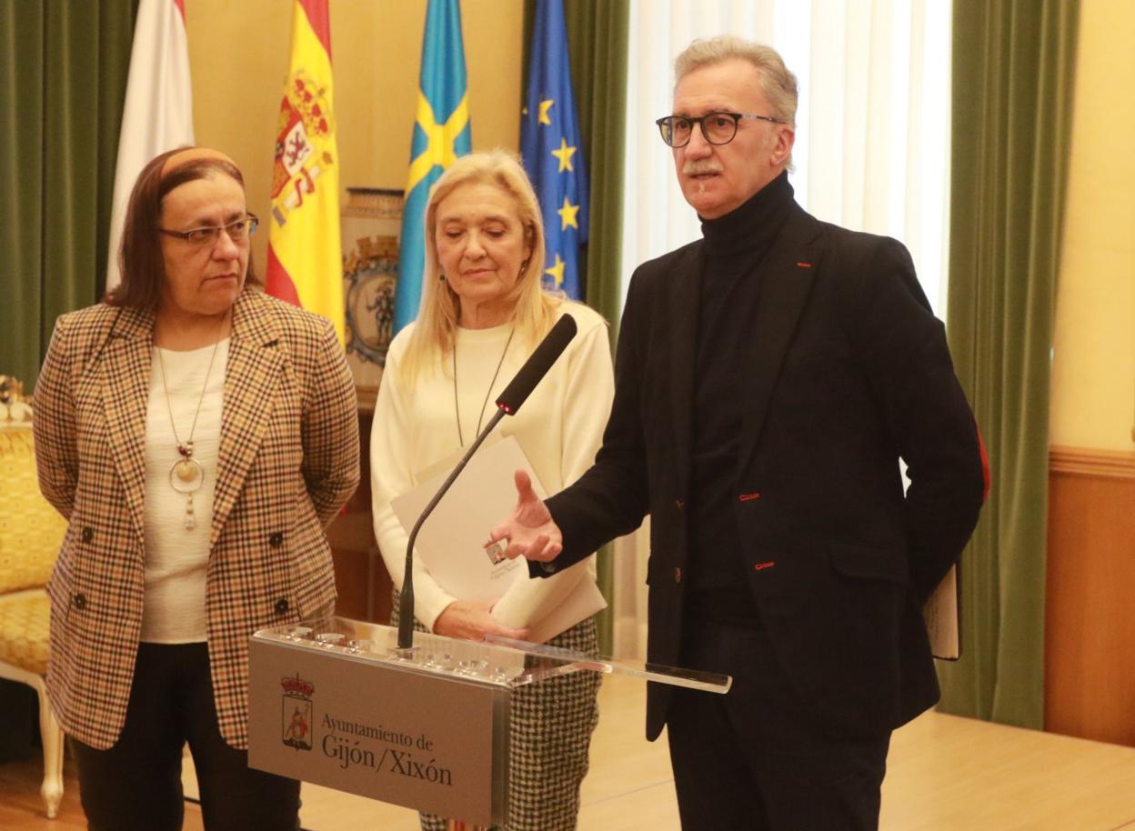 Natalia González, Salomé Díaz y Pedro Guerrero. 