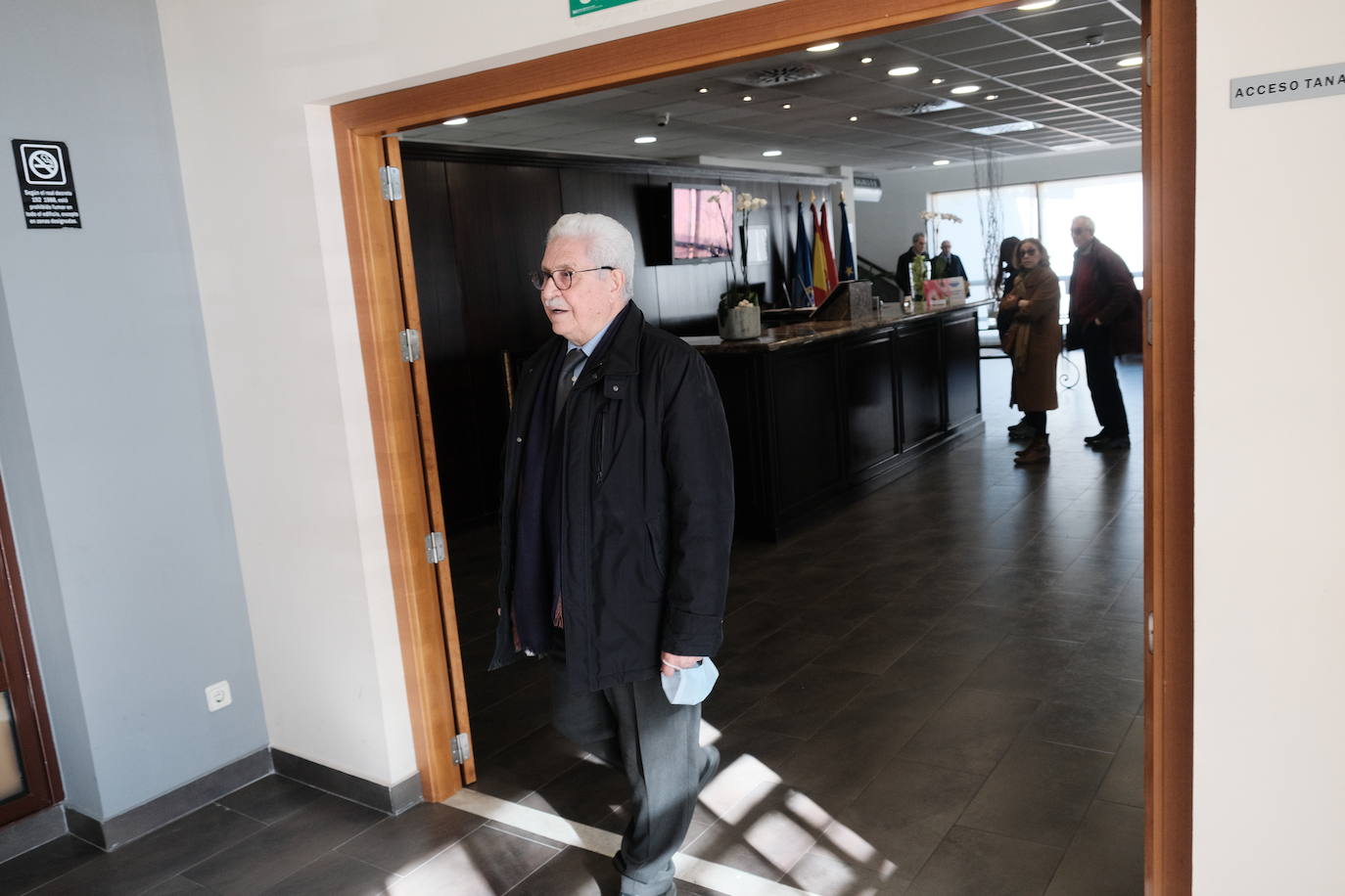 Fotos: Emotivo adiós al economista asturiano Juan Velarde