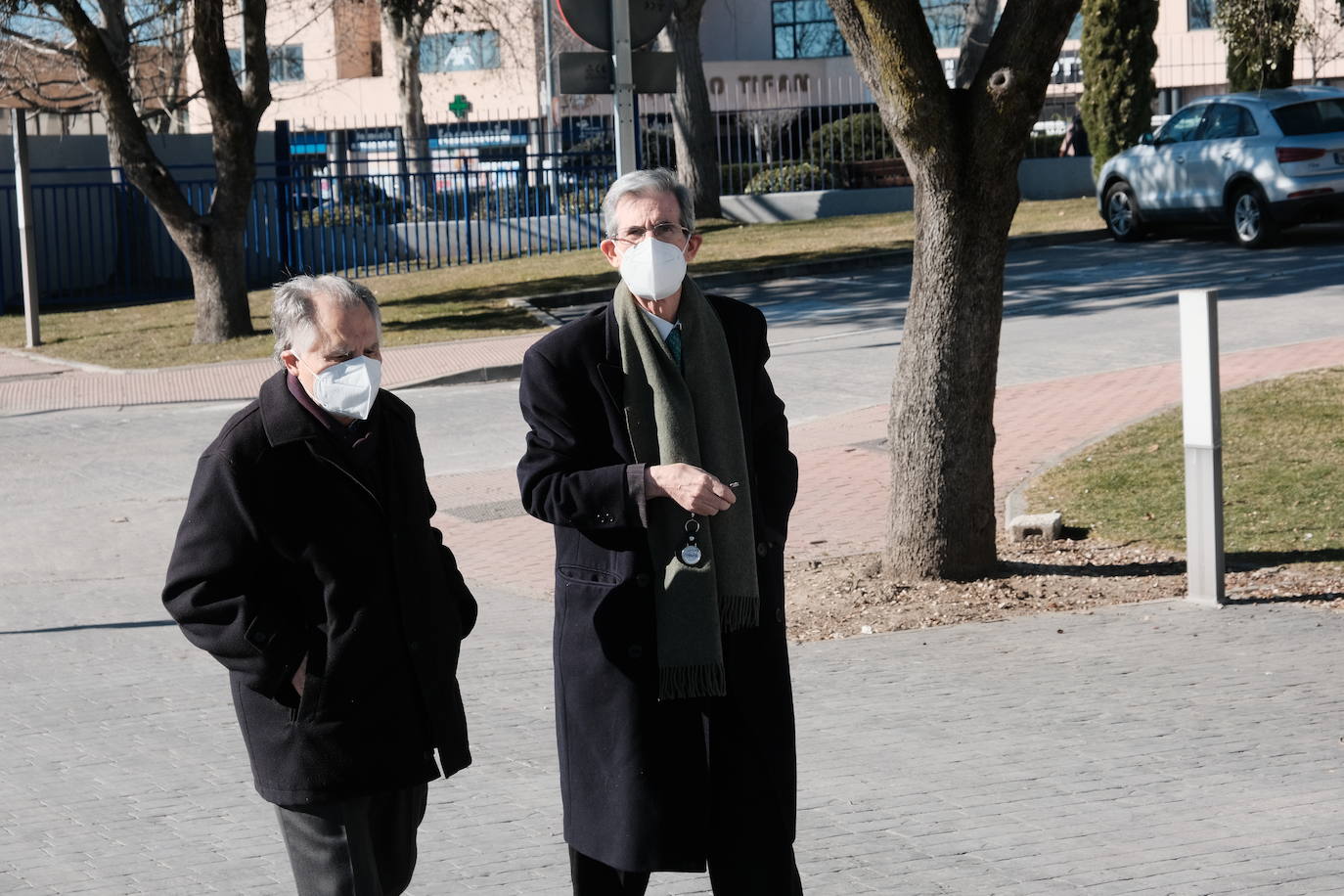 Fotos: Emotivo adiós al economista asturiano Juan Velarde