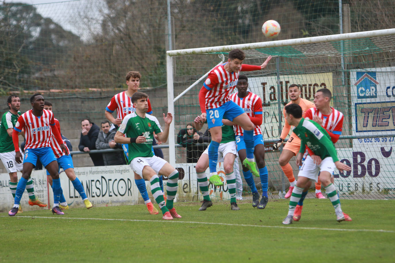 Fotos: Las mejores jugadas del Llanes - Sporting B