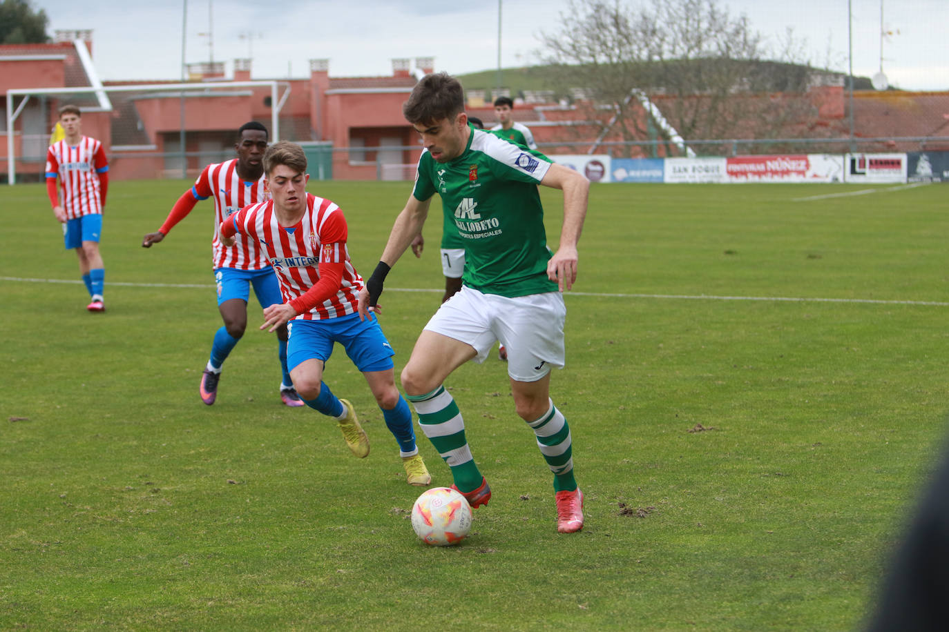 Fotos: Las mejores jugadas del Llanes - Sporting B