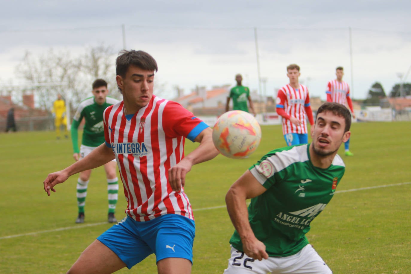 Fotos: Las mejores jugadas del Llanes - Sporting B