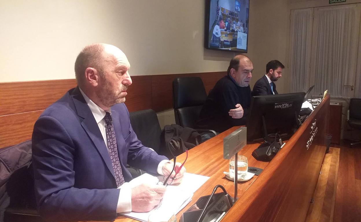 «Cuidado con lanzar dudas sobre la transparencia de los fondos»