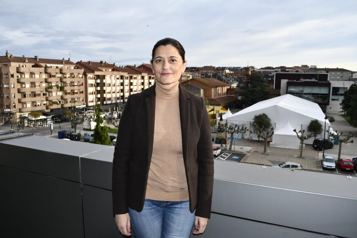 Yasmina Triguero, en el balcón del Ayuntamiento. 