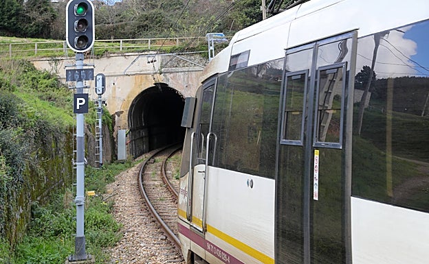 Transportes convoca a los gobiernos de Asturias y Cantabria a una cumbre por el fiasco de Feve